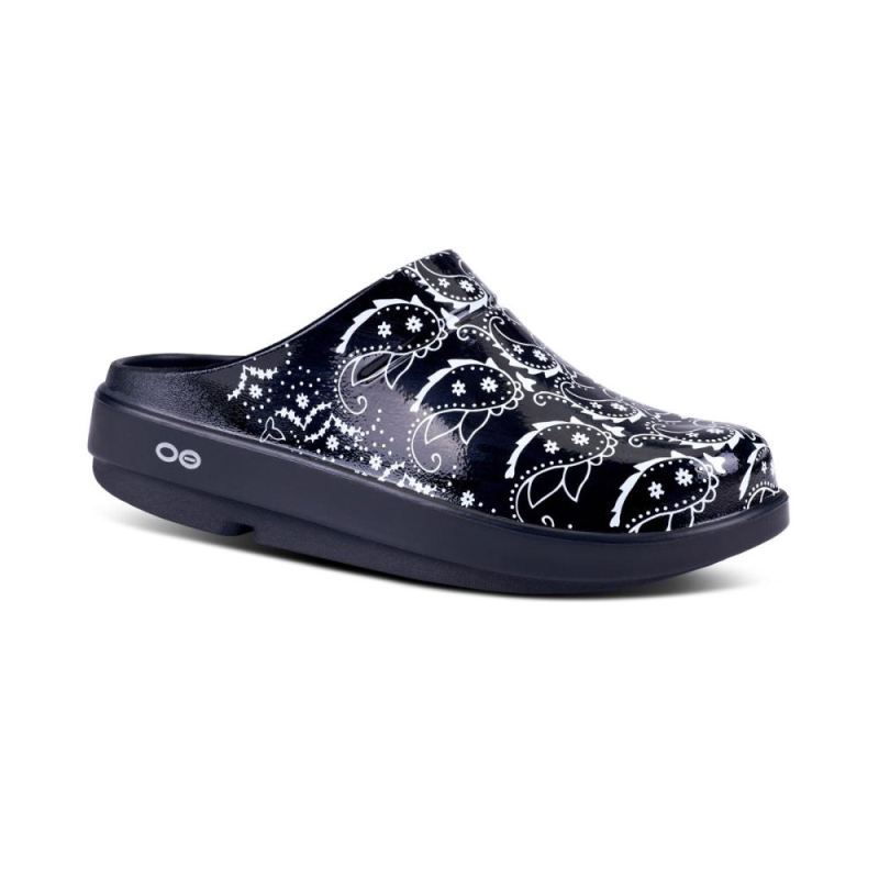 Oofos Women's OOcloog Limited Edition Clog - Black Bandana