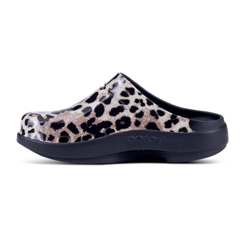 Oofos Women's OOcloog Limited Edition Clog - Cheetah 6LNgXV9o