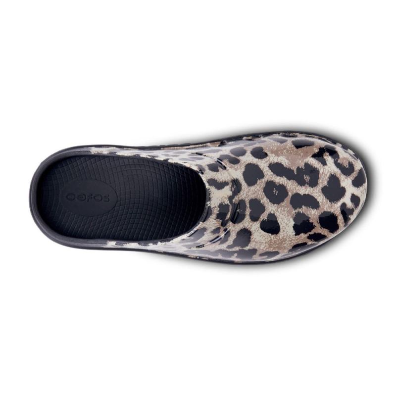 Oofos Women's OOcloog Limited Edition Clog - Cheetah 6LNgXV9o