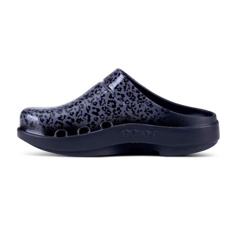 Oofos Women's OOcloog Limited Edition Clog - Gray Leopard o5T9hwgJ