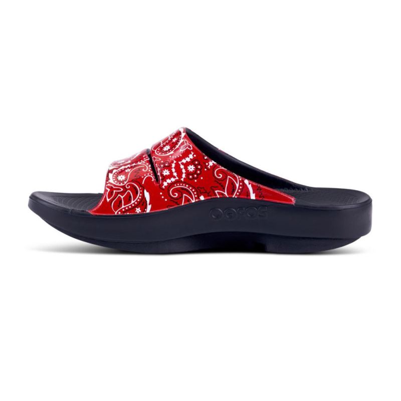 Oofos Women's OOahh Luxe Slide Sandal - Red Bandana 8NMT25D7