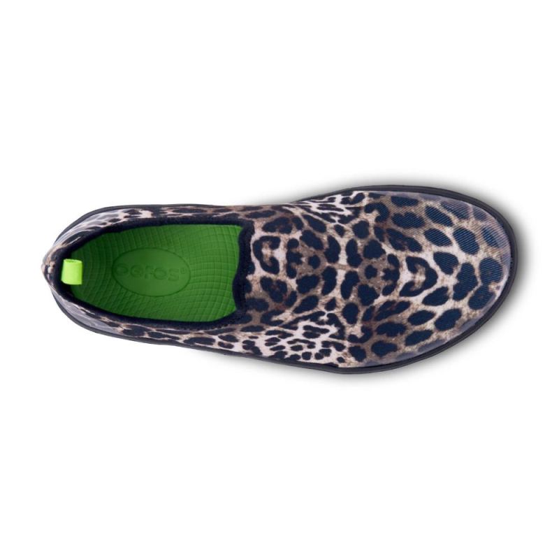 Oofos Women's OOmg eeZee Low Shoe - Cheetah FQDCHCGL