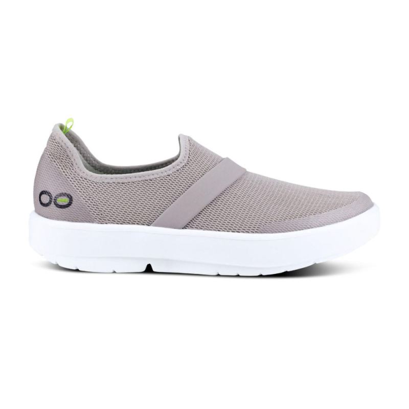 Oofos Women's OOmg Low Shoe - White Gray EyIa2P5v
